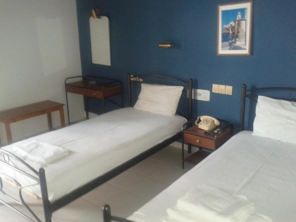 Hotel Tainaro Loutra Edipsou  Quarto foto
